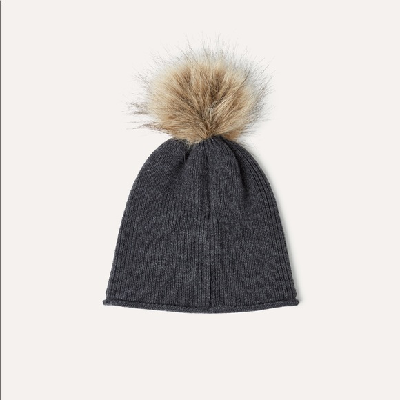 MAIN CHARACTER Elana Grey Beanie